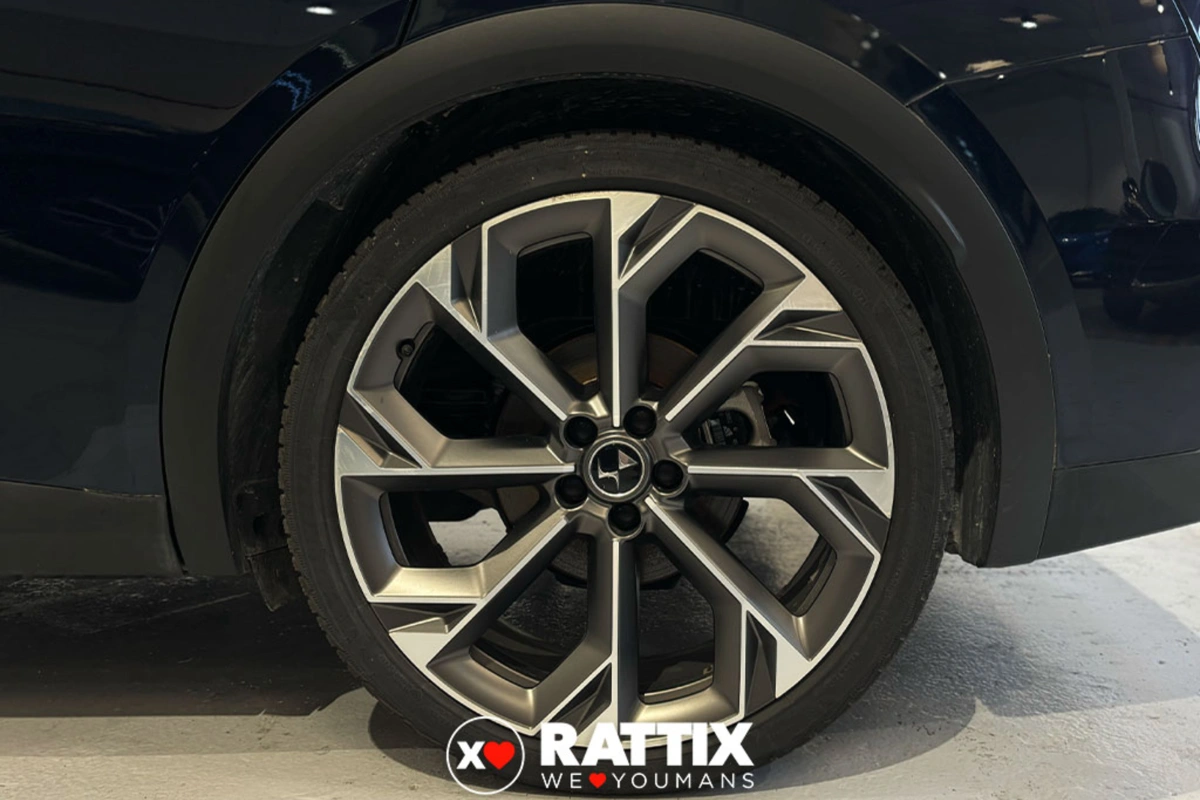 DS7  1.6 e-tense phev La Premiere 4x4 360cv auto DS7 1.6 e-tense phev La Premiere 4x4 360cv auto